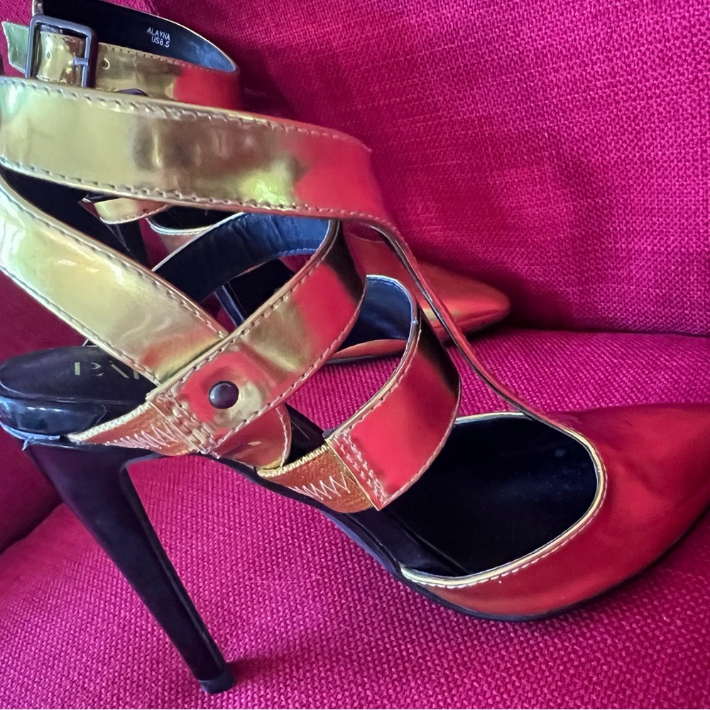 Shoes - Picture 4 of 10